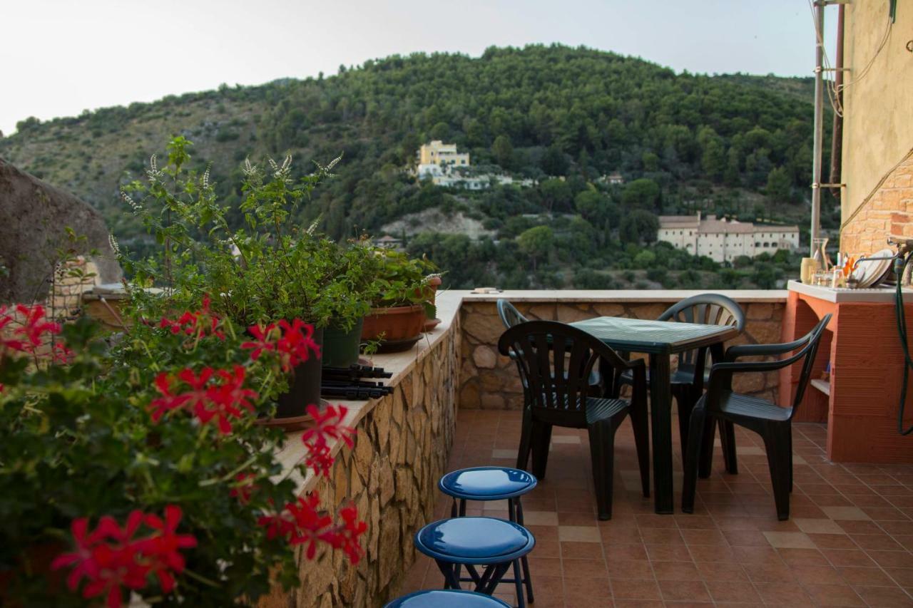 Domus Eva, Dove E Nata Tivoli Apartment Bagian luar foto